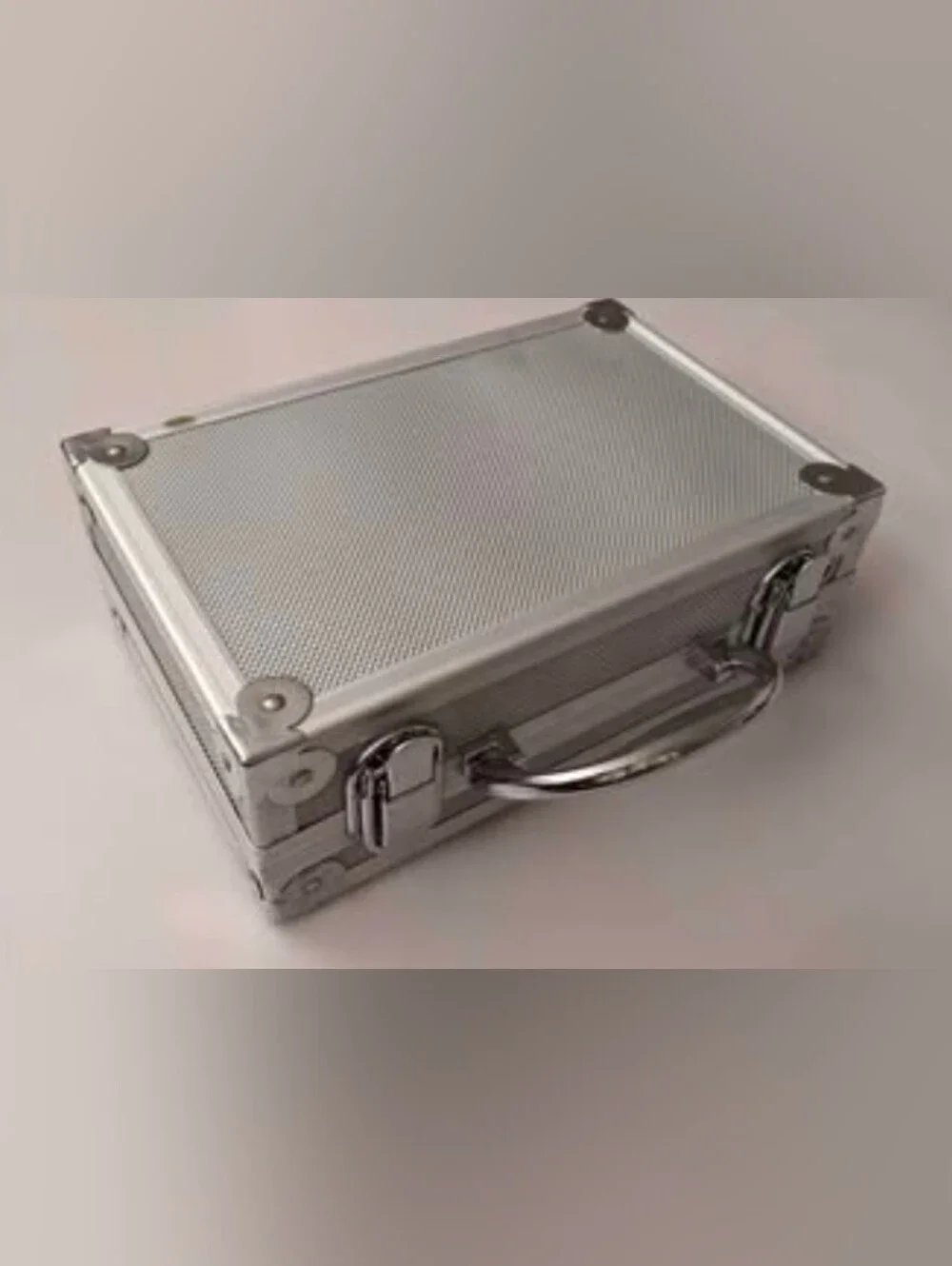 Makeup Aluminum Storage Organizer Carry On Case With A Mirror. 10